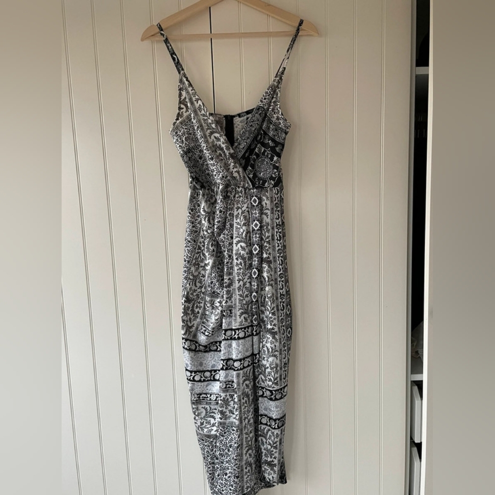 Elegant Black and White Patterned Dress